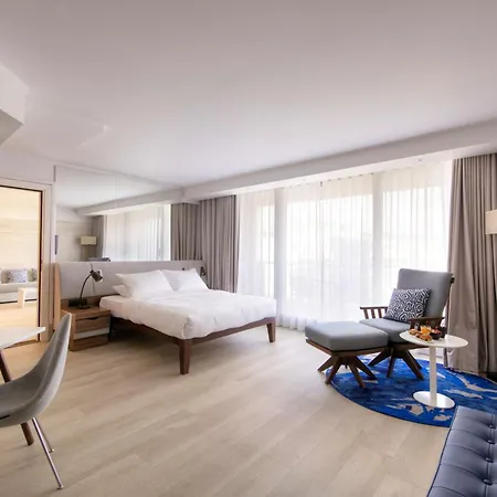 Отель Radisson Blu 4*