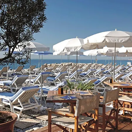 Radisson Blu 4*