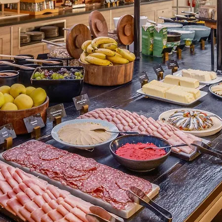 Radisson Blu Hotel 4*