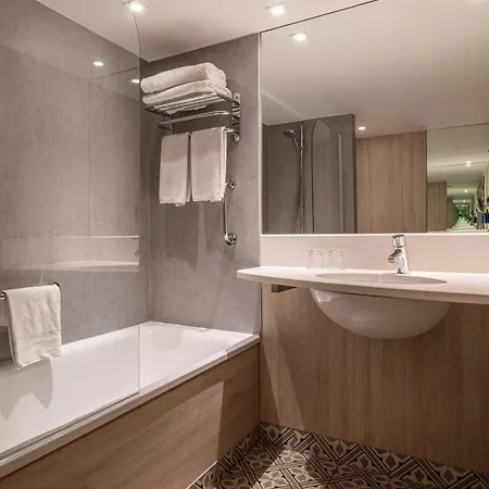 Ξενοδοχείο Radisson Blu 4*
