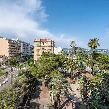 Ξενοδοχείο Radisson Blu 4*